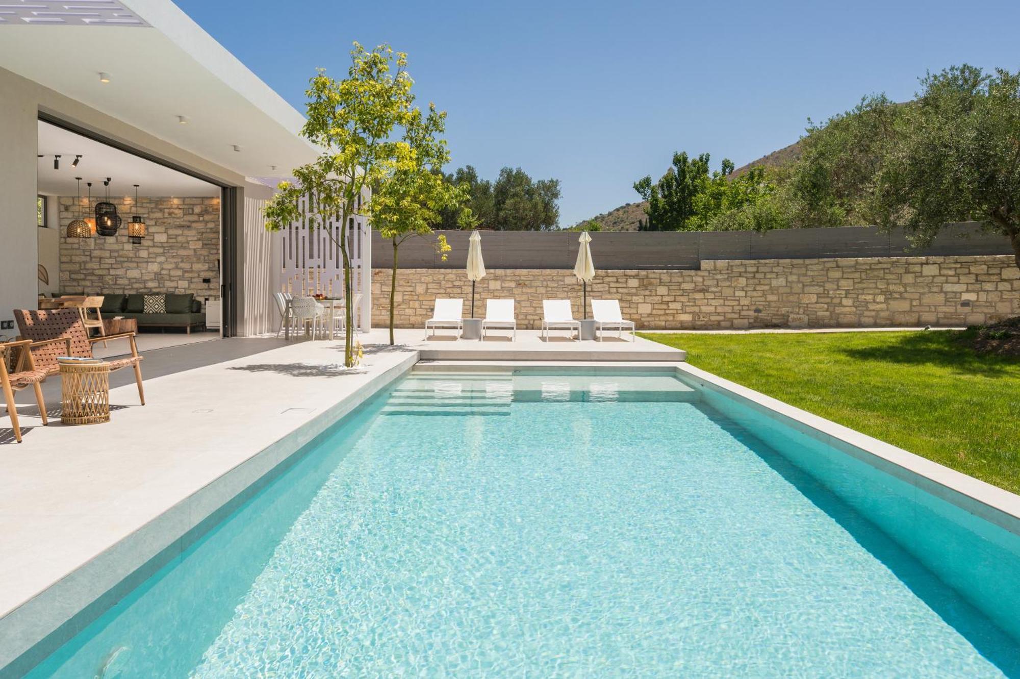 Petra Philippos Villa Khambatha