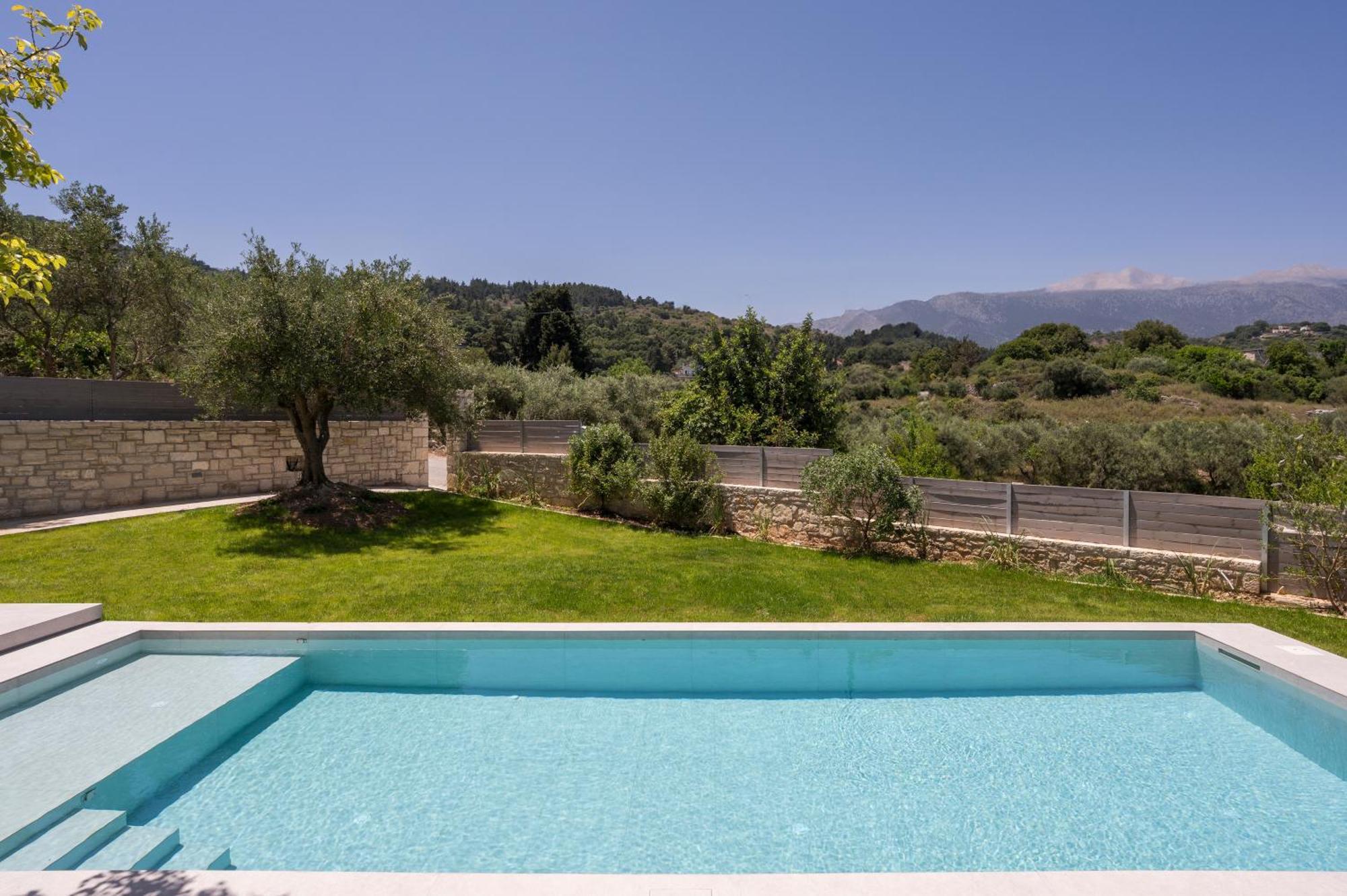 Petra Philippos Villa